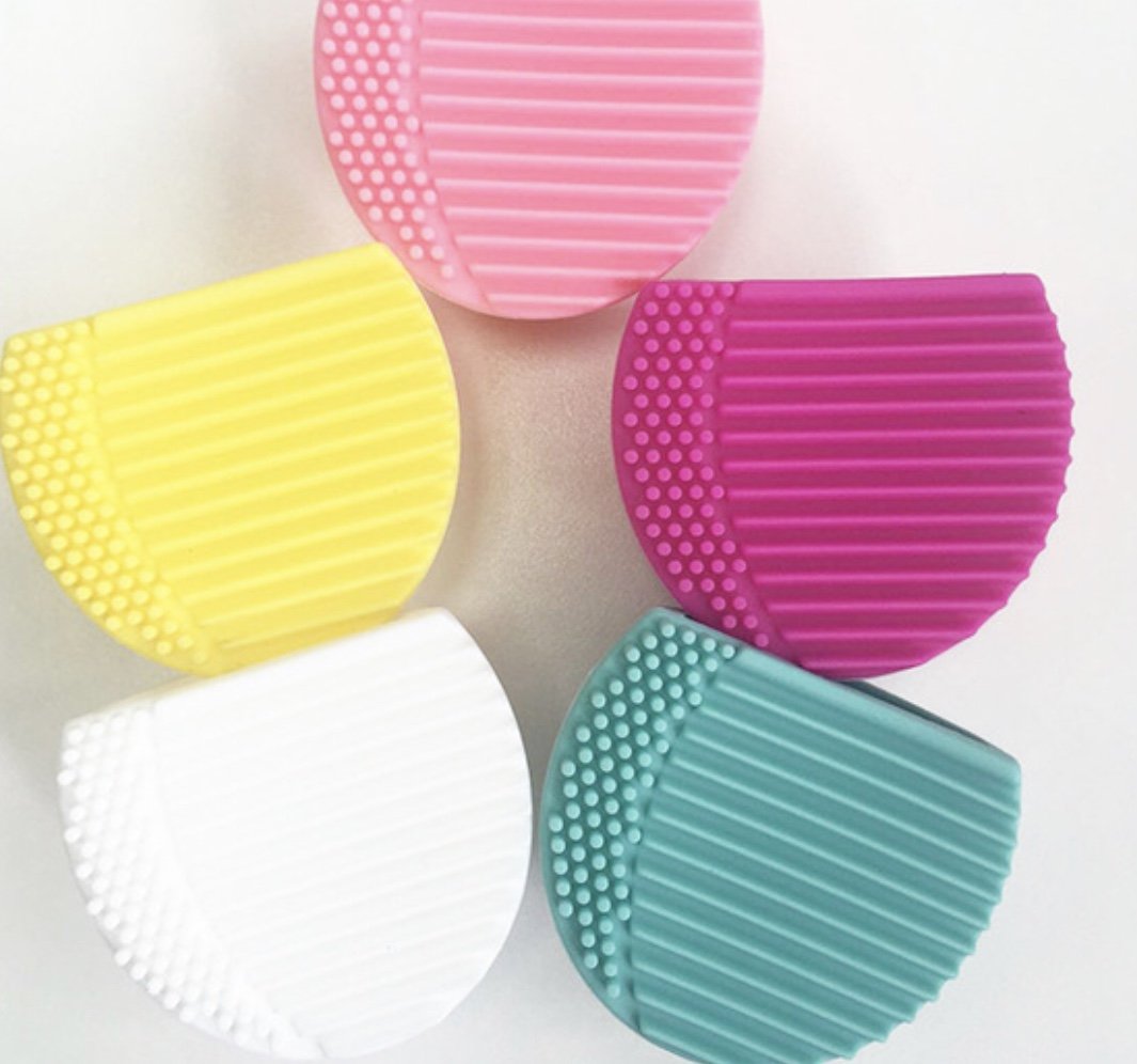 Silicone makeup brush cleaner PHYSICAL My Beautiful Fluff 